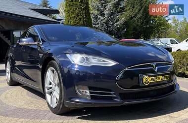 Лифтбек Tesla Model S 2015 в Львове