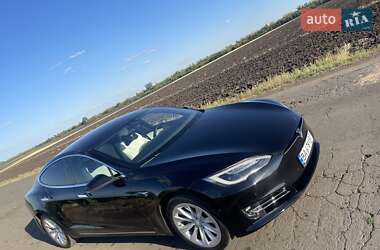 Лифтбек Tesla Model S 2017 в Кропивницком