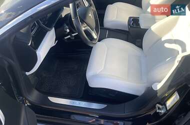 Лифтбек Tesla Model S 2017 в Кропивницком