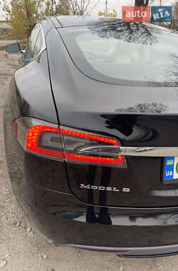 Ліфтбек Tesla Model S 2013 в 