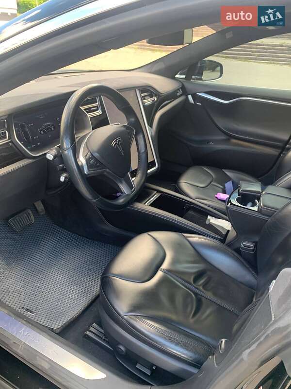 Лифтбек Tesla Model S 2015 в Харькове фото 2 Лифтбек Tesla Model S 2015 в Харькове