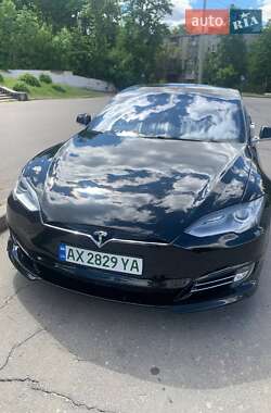 Tesla Model S 2015