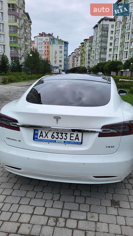 Лифтбек Tesla Model S 2017 в Ивано-Франковске
