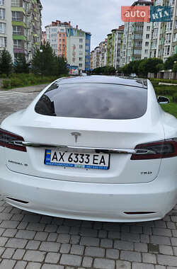 Лифтбек Tesla Model S 2017 в 