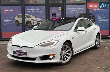 Ліфтбек Tesla Model S 2016 в Вінниці