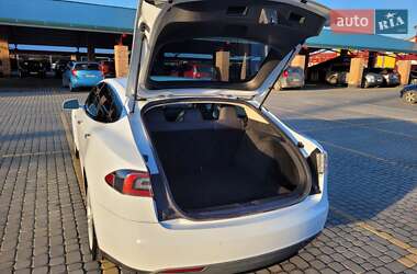 Ліфтбек Tesla Model S 2015 в Львові
