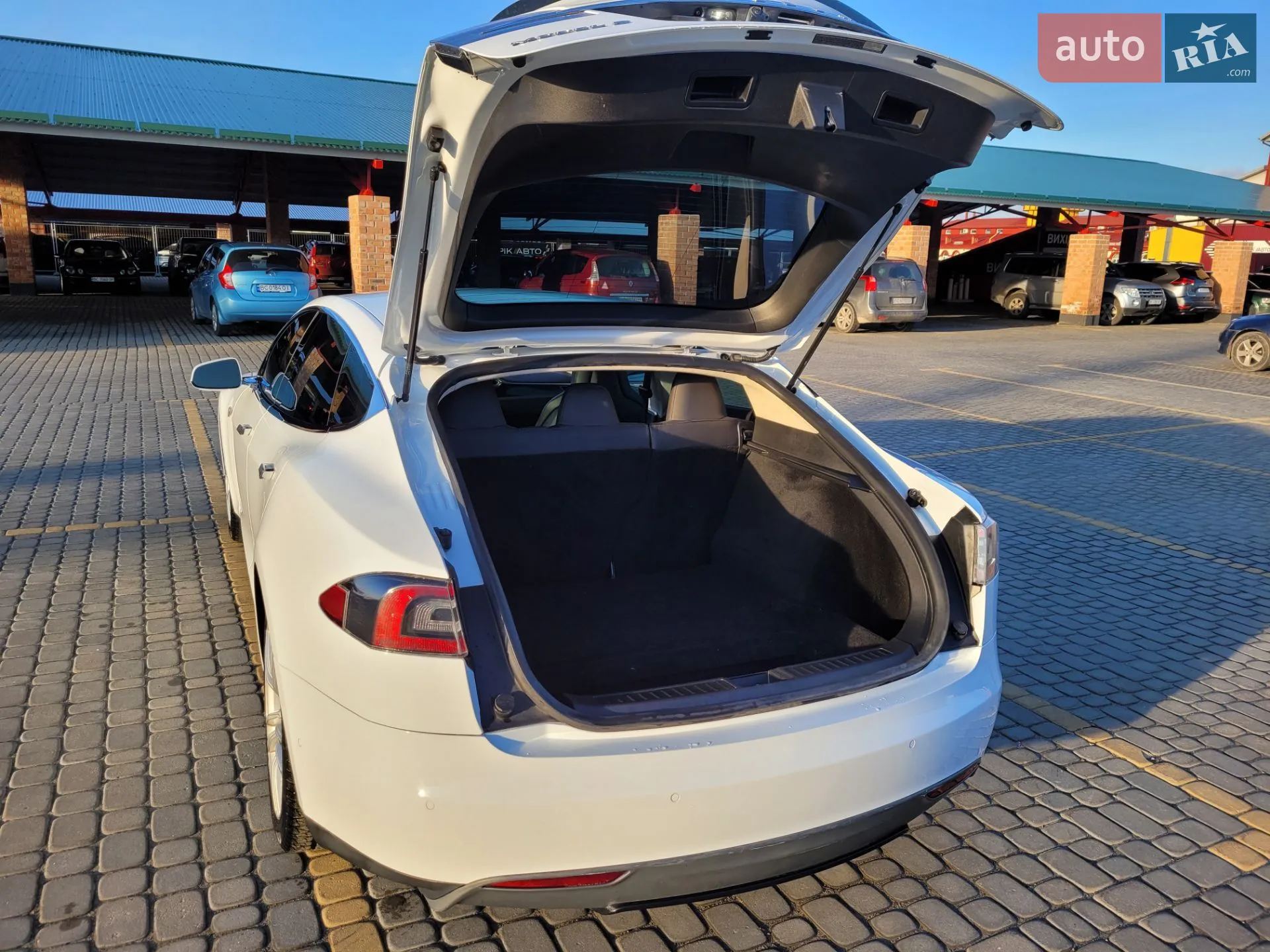 2015 Tesla Model S - мініатюра 9