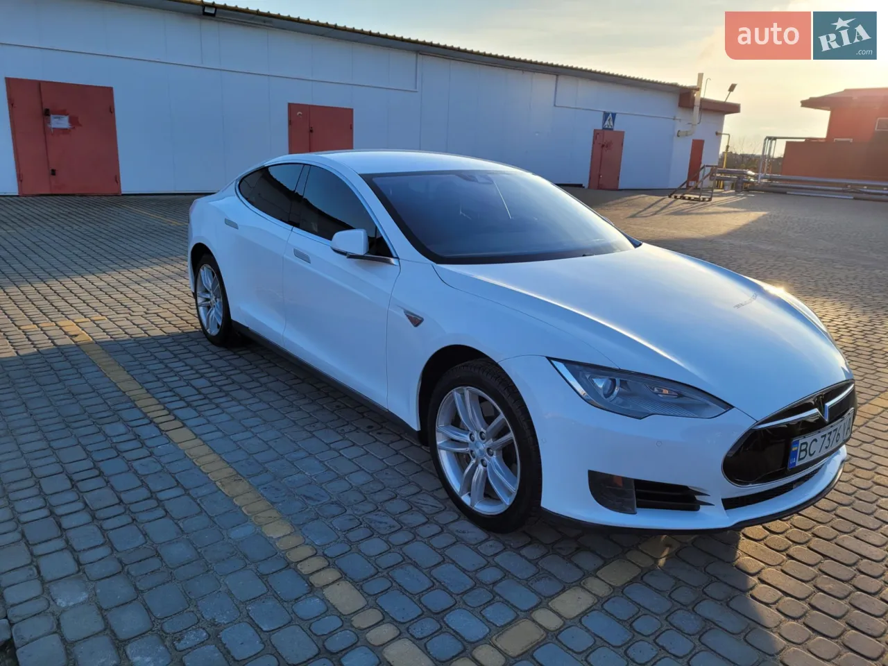 2015 Tesla Model S - мініатюра 13