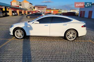 Ліфтбек Tesla Model S 2015 в Львові