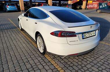 Ліфтбек Tesla Model S 2015 в Львові