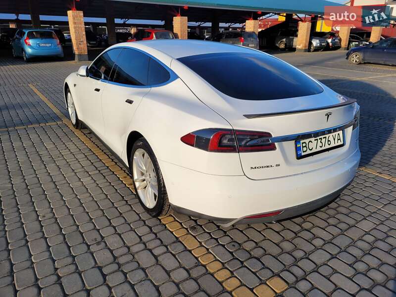 Лифтбек Tesla Model S 2015 в Львове фото 6 Лифтбек Tesla Model S 2015 в Львове