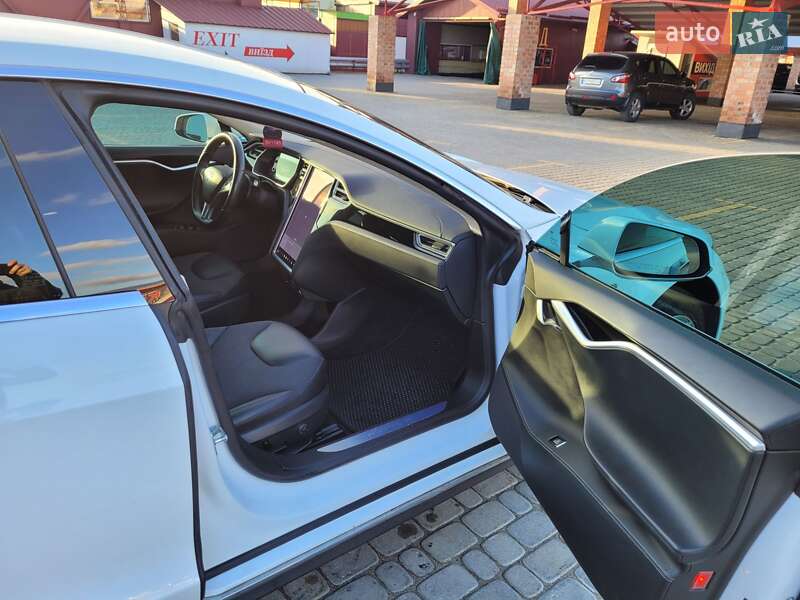 Лифтбек Tesla Model S 2015 в Львове фото 14 Лифтбек Tesla Model S 2015 в Львове