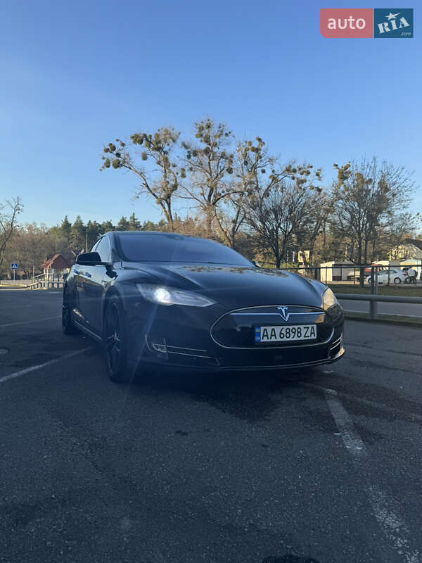 Лифтбек Tesla Model S 2015 в Броварах