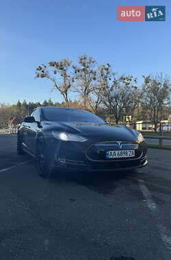 Ліфтбек Tesla Model S 2015 в 