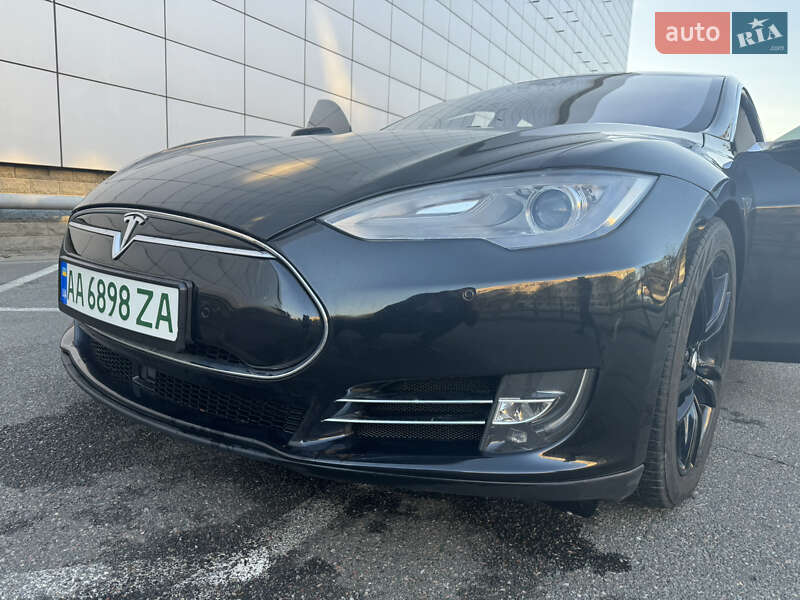 Лифтбек Tesla Model S 2015 в Броварах