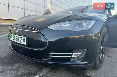 Ліфтбек Tesla Model S 2015 в 