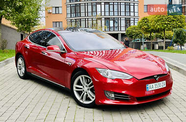 Лифтбек Tesla Model S 2015 в Ивано-Франковске