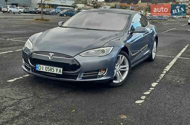 Tesla Model S 2014