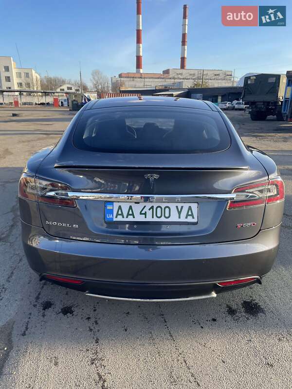 Ліфтбек Tesla Model S 2014 в Києві