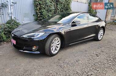 Tesla Model S 2018