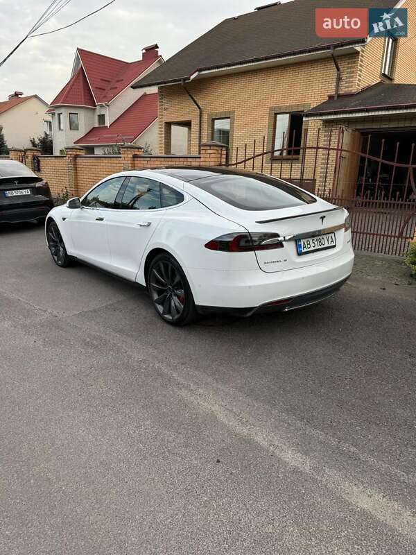 Лифтбек Tesla Model S 2014 в Виннице