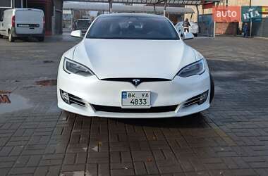 Tesla Model S 2018