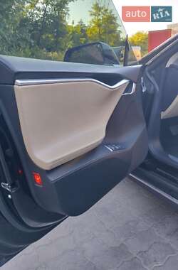 Лифтбек Tesla Model S 2016 в 