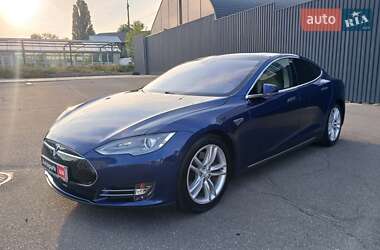 Лифтбек Tesla Model S 2015 в Киеве