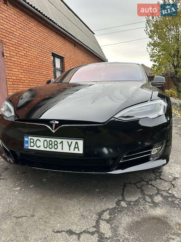 Ліфтбек Tesla Model S 2017 в Харкові