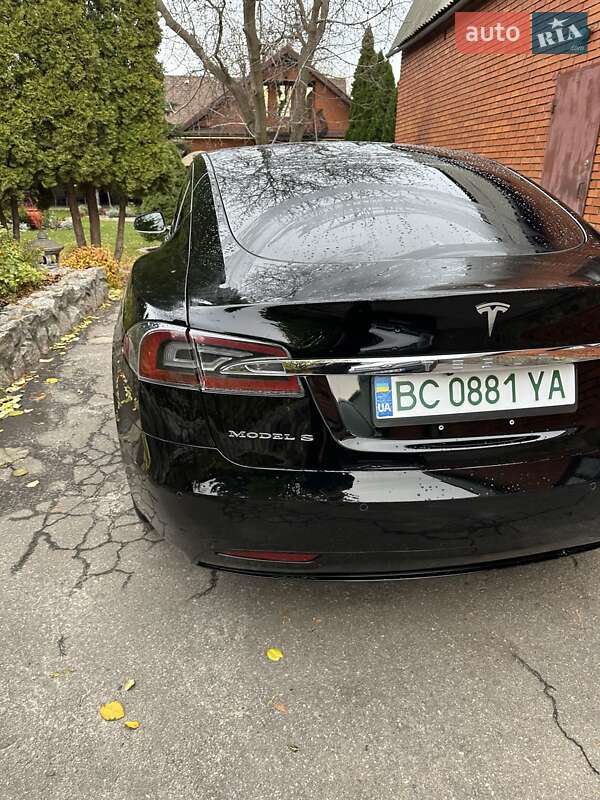 Ліфтбек Tesla Model S 2017 в Харкові