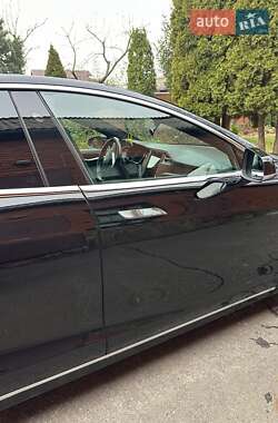 Лифтбек Tesla Model S 2017 в 