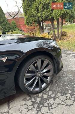 Лифтбек Tesla Model S 2017 в 