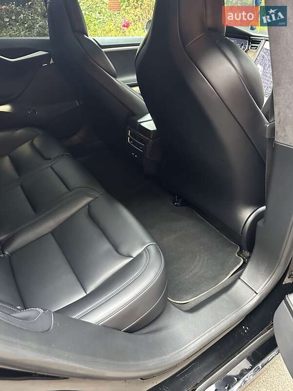 Ліфтбек Tesla Model S 2017 в Харкові