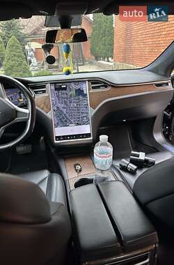 Лифтбек Tesla Model S 2017 в 