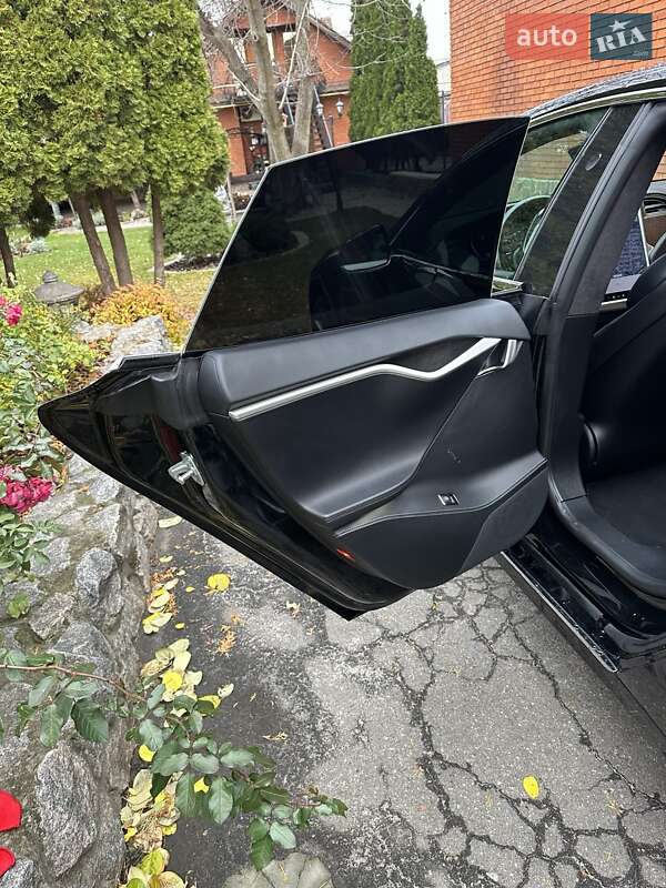 Ліфтбек Tesla Model S 2017 в Харкові