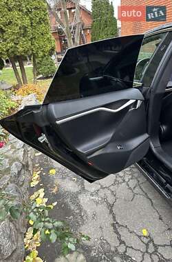 Лифтбек Tesla Model S 2017 в 