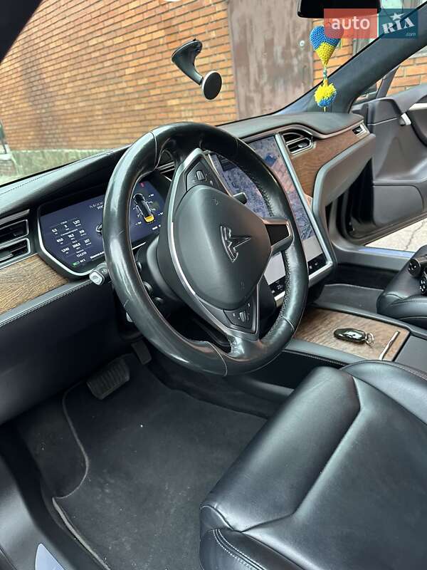 Ліфтбек Tesla Model S 2017 в Харкові
