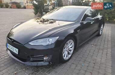 Лифтбек Tesla Model S 2016 в Шаргороде