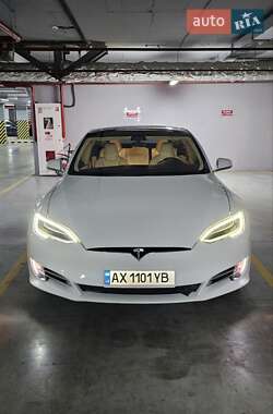 Ліфтбек Tesla Model S 2018 в Одесі