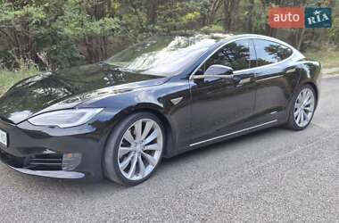 Лифтбек Tesla Model S 2016 в 