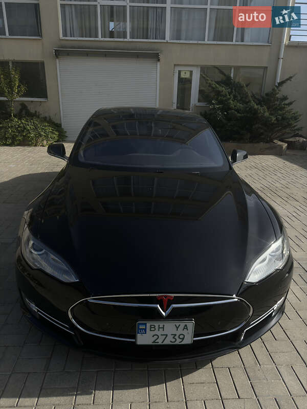 Ліфтбек Tesla Model S 2015 в Одесі