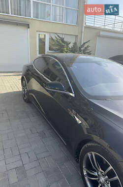 Ліфтбек Tesla Model S 2015 в 