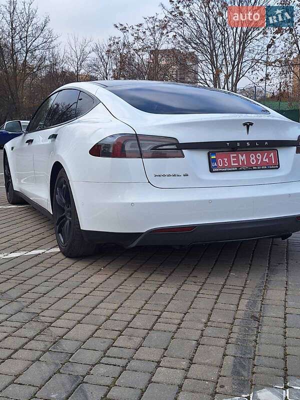 Лифтбек Tesla Model S 2015 в Одессе