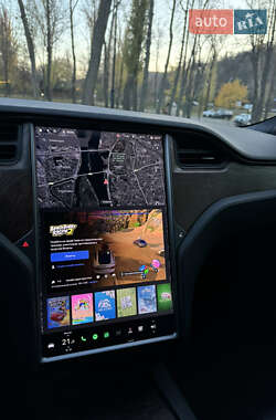 Лифтбек Tesla Model S 2020 в 
