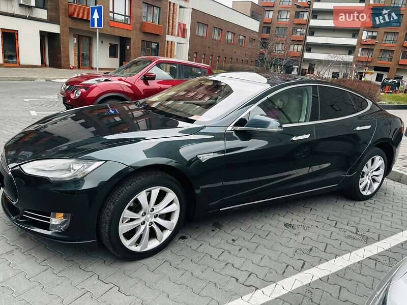 Ліфтбек Tesla Model S 2012 в 