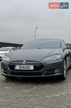 Tesla Model S 2014