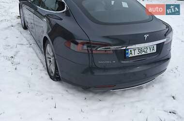 Ліфтбек Tesla Model S 2015 в Івано-Франківську