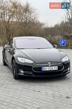 Tesla Model S 2014