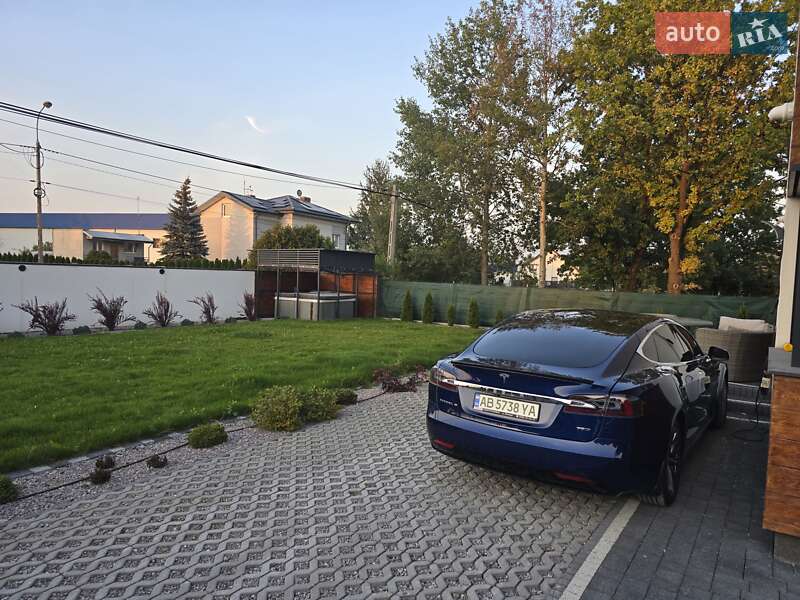 Лифтбек Tesla Model S 2017 в Херсоне