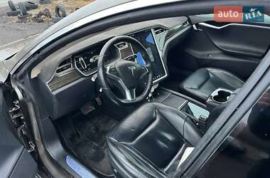 Лифтбек Tesla Model S 2015 в 